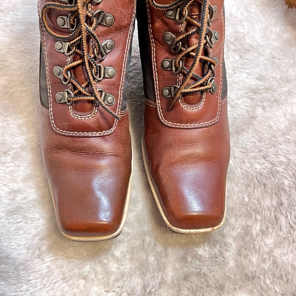 *🎉HP 🎉 Timberland | Brown Leather Square Toe Lace-Up Wedge Boots Size 6.5 - Picture 4 of 10